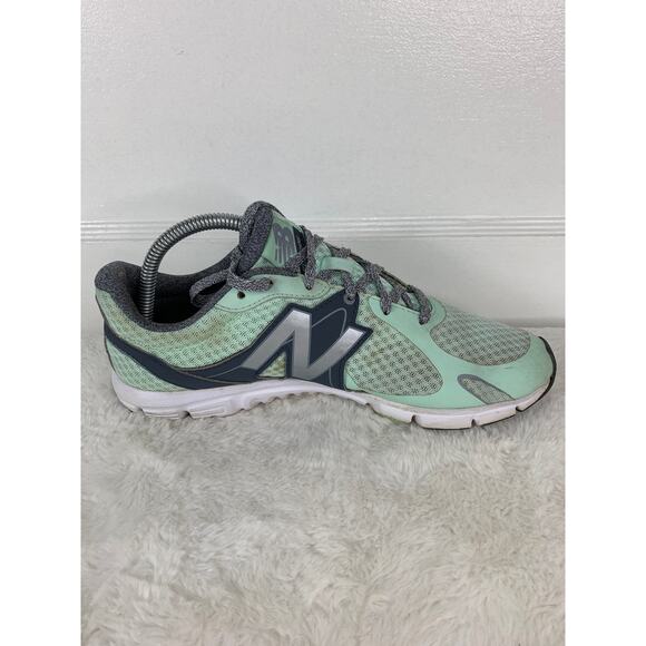 New Balance 630v5 Women’s Size 8 Mint Green Gray Running Walking Shoes - Picture 5 of 10